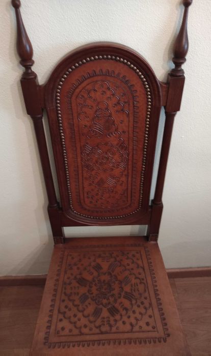 Mesa madeira e cadeiras