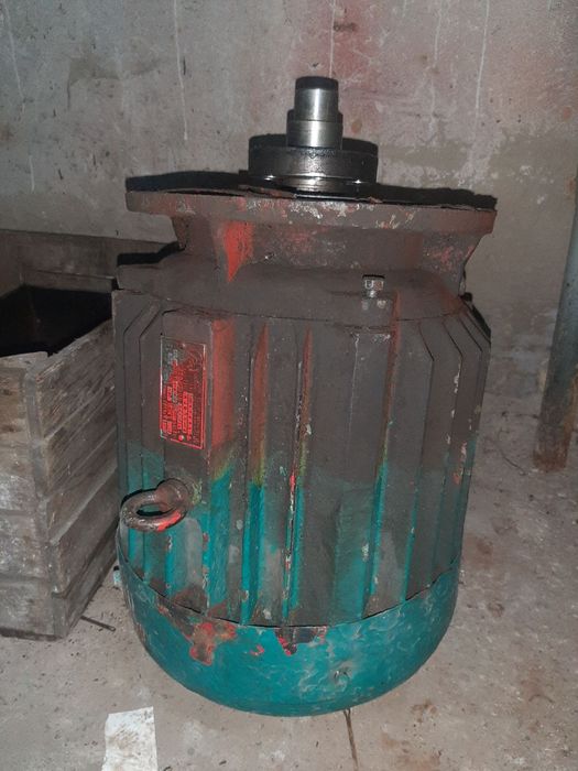 Електро мотори 4.5 і 7 кВт 380В 3 шт. В робочому стані