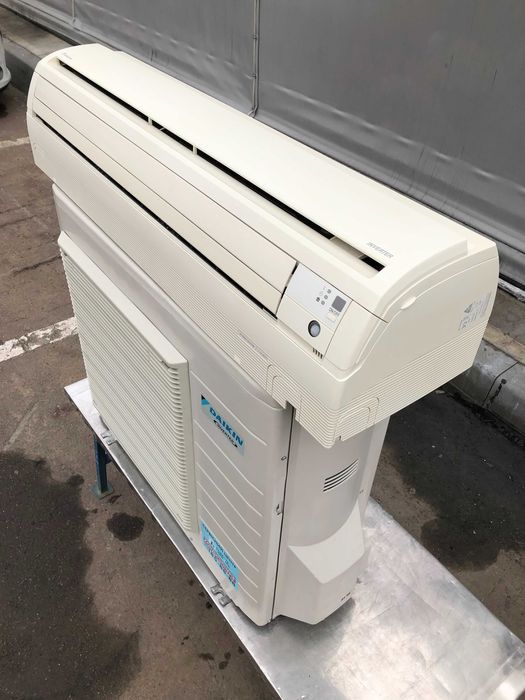 Кондиционер настенный инвертор Daikin FTXS71FV1B б/у до 80 м2 монтаж