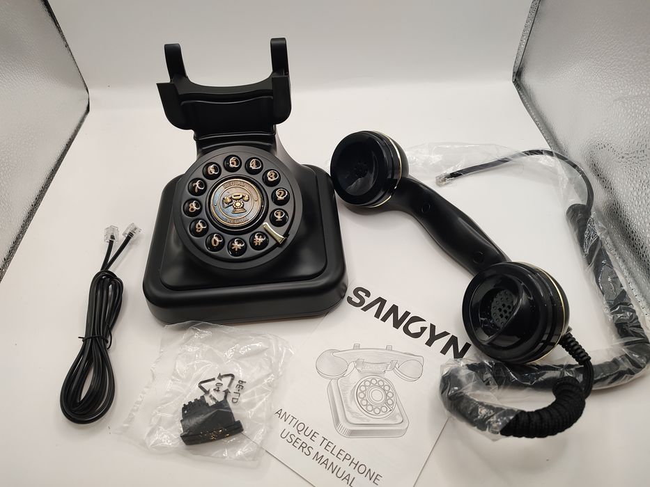 Telefon stacjonarny w stylu retro marki Sangyn