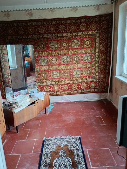 Продам 4 комнатную квартиру в