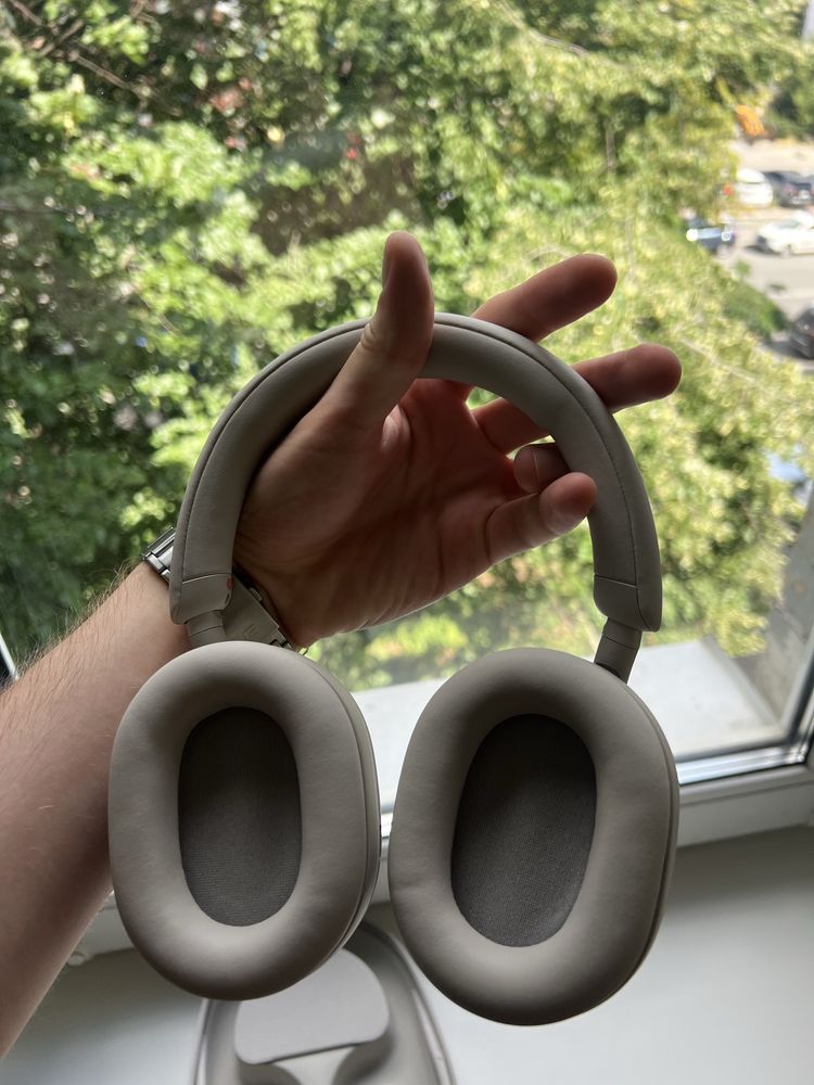 Sony  WH-1000XM5