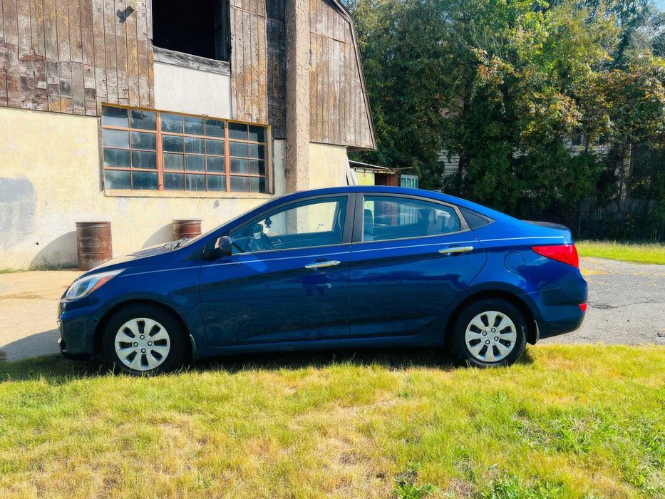 Hyundai Accent SE      2016