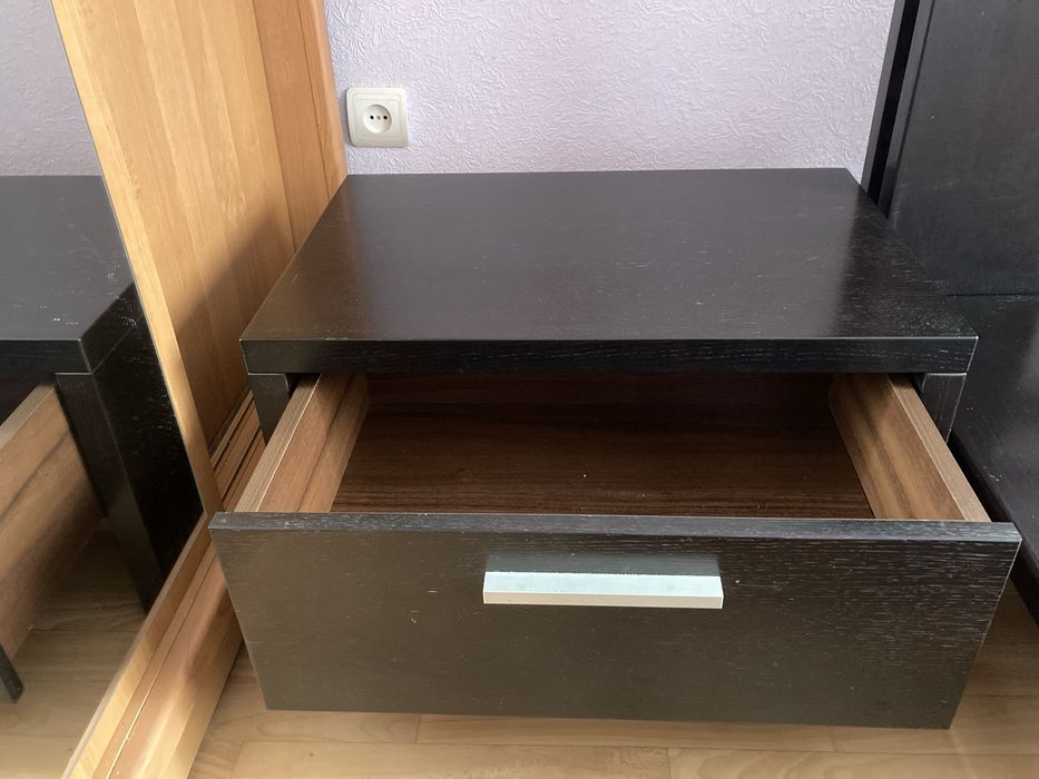 Кровать двоспальна з натуральноі деревени з тумбочками