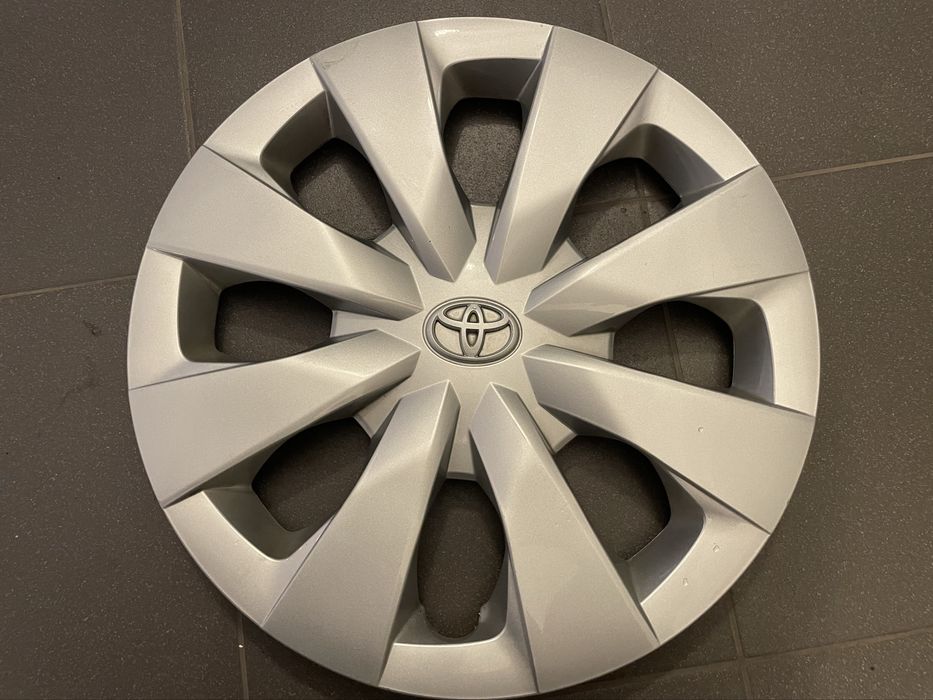 Oryginalne kołpaki Toyota 15 4 sztuki komplet