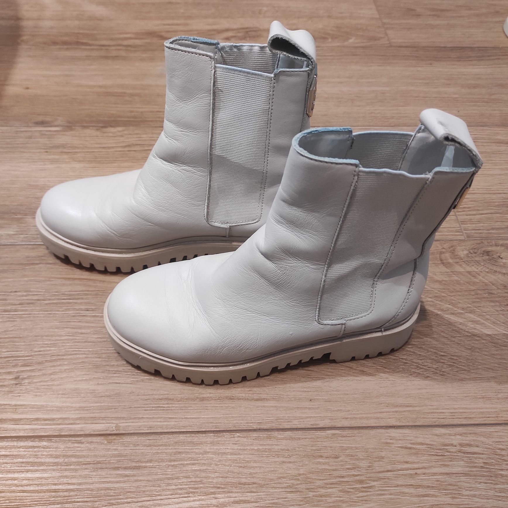 Buty Guess za kostkę