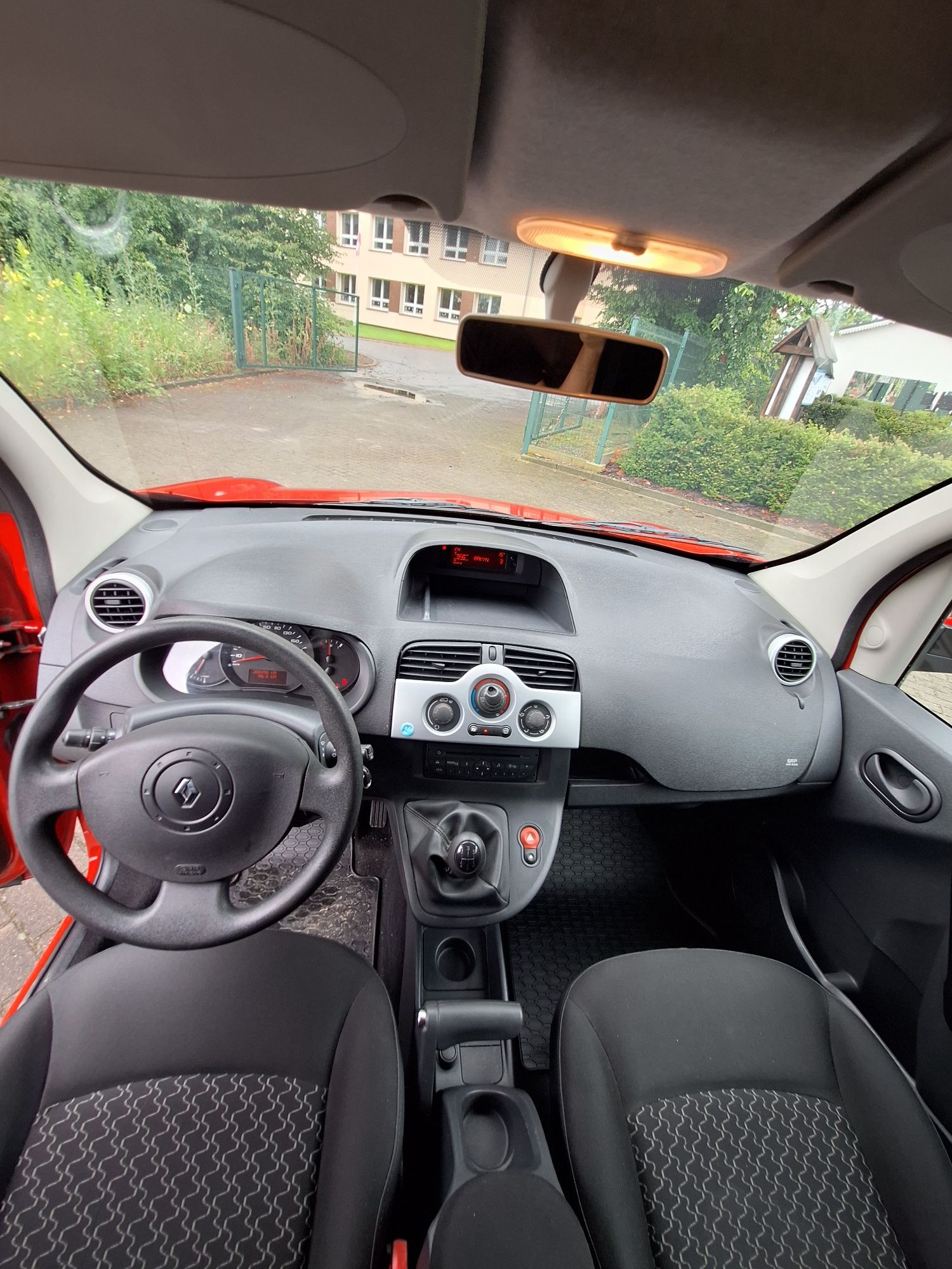 Renault kangoo 2013 1.6  benzyna zarejestrowany