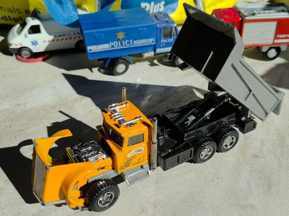 Camião basculante majorette