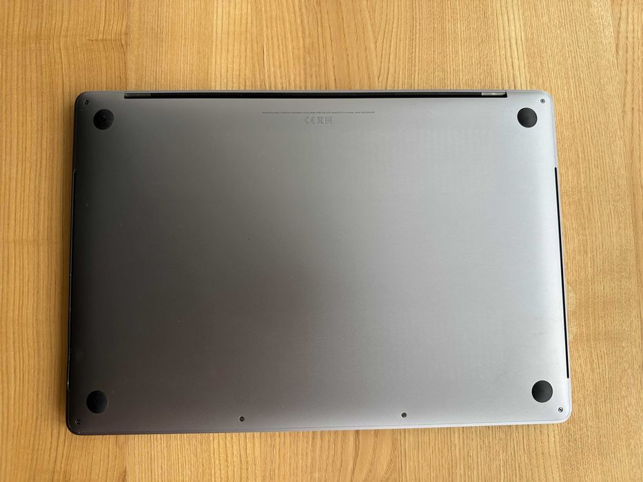 Apple MacBook Pro 15" i9 32DDR4 1TB (2018) A1990