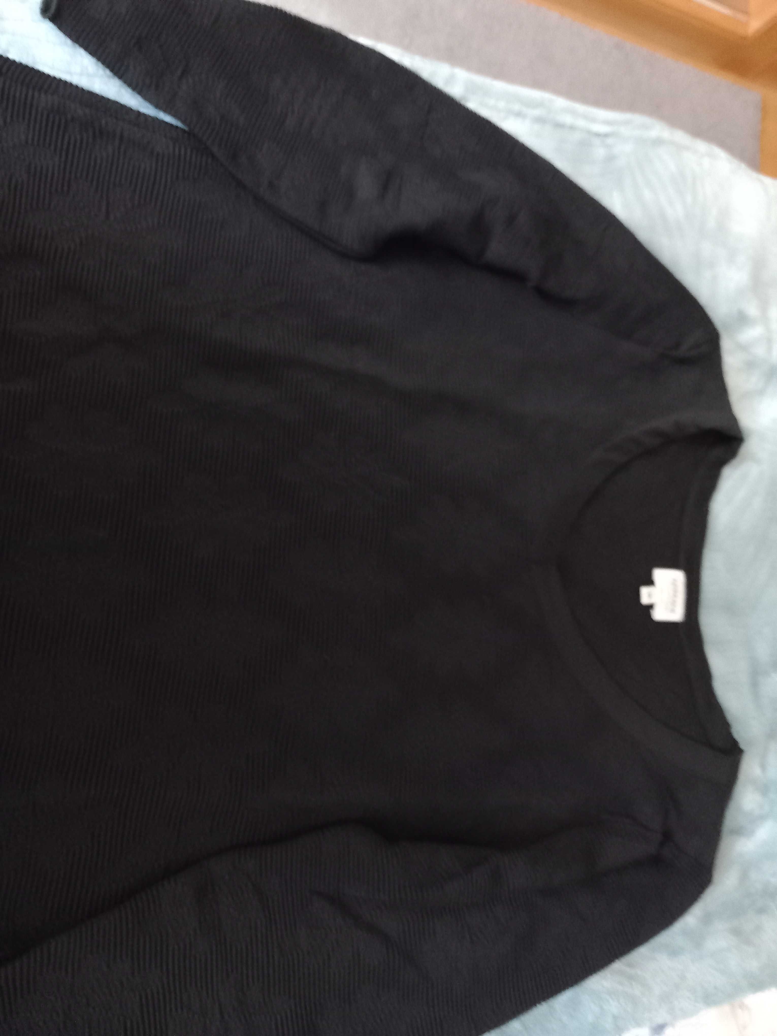 Blusa preta Armani com eleitos semi-transparentes