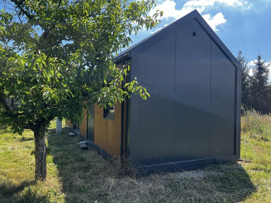 Działka budowlana pod lasem z domkiem letniskowym całorocznym