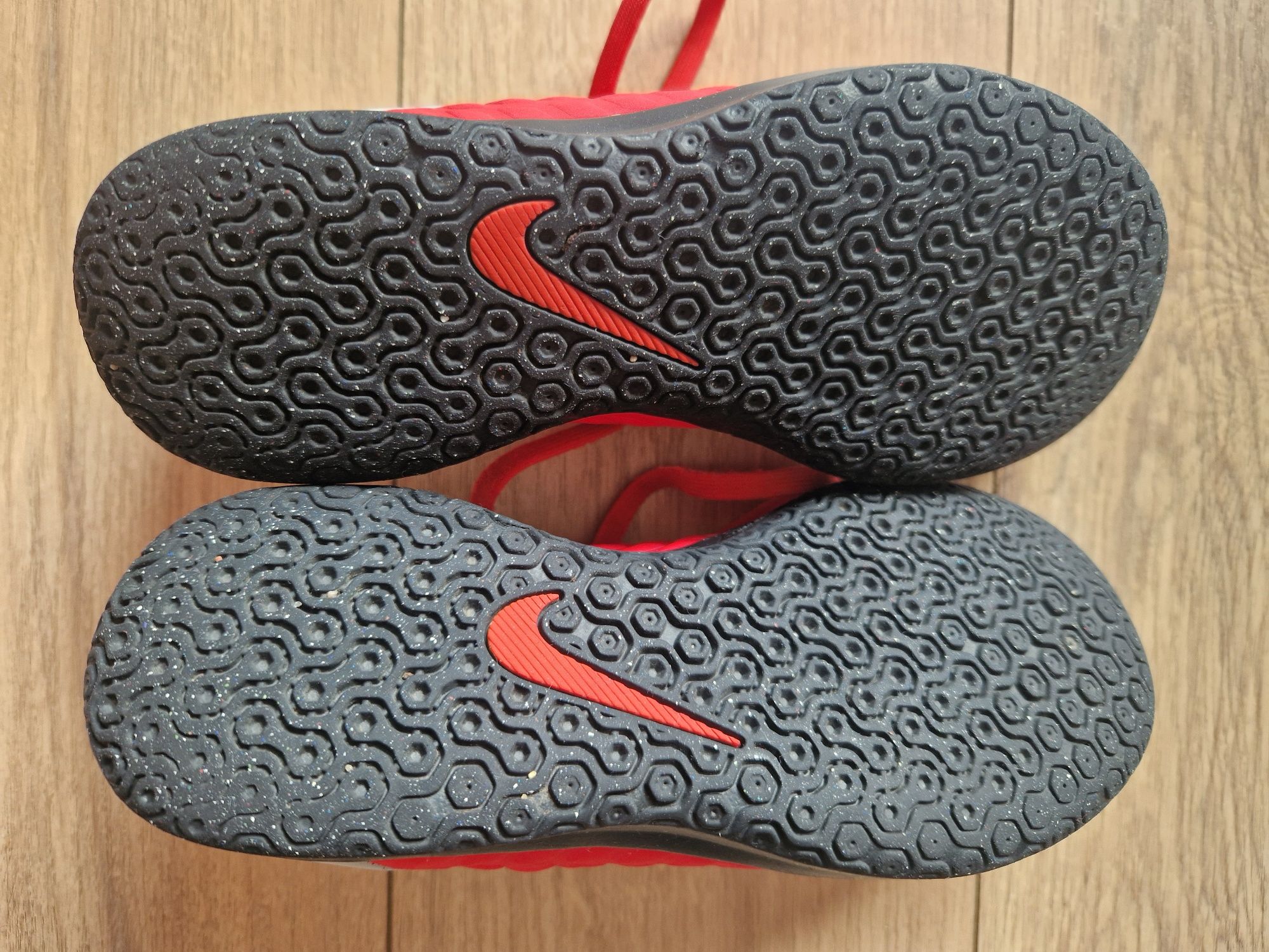 Halówki NIKE 32 Buty Do Piłki Nożnej Turfy Korki