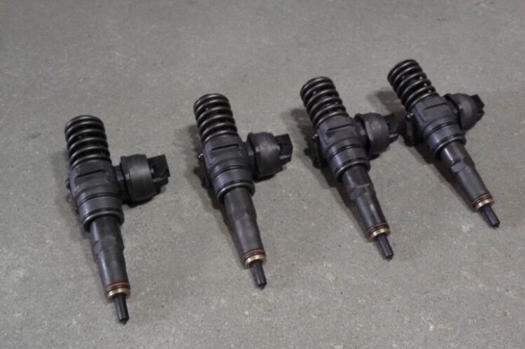 Насос форсунка VW 1.9 TDi 038130073 AH AX F AK AQ AG Golf Fabia
