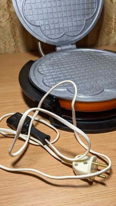 Электровафельница Сластёна, СССР