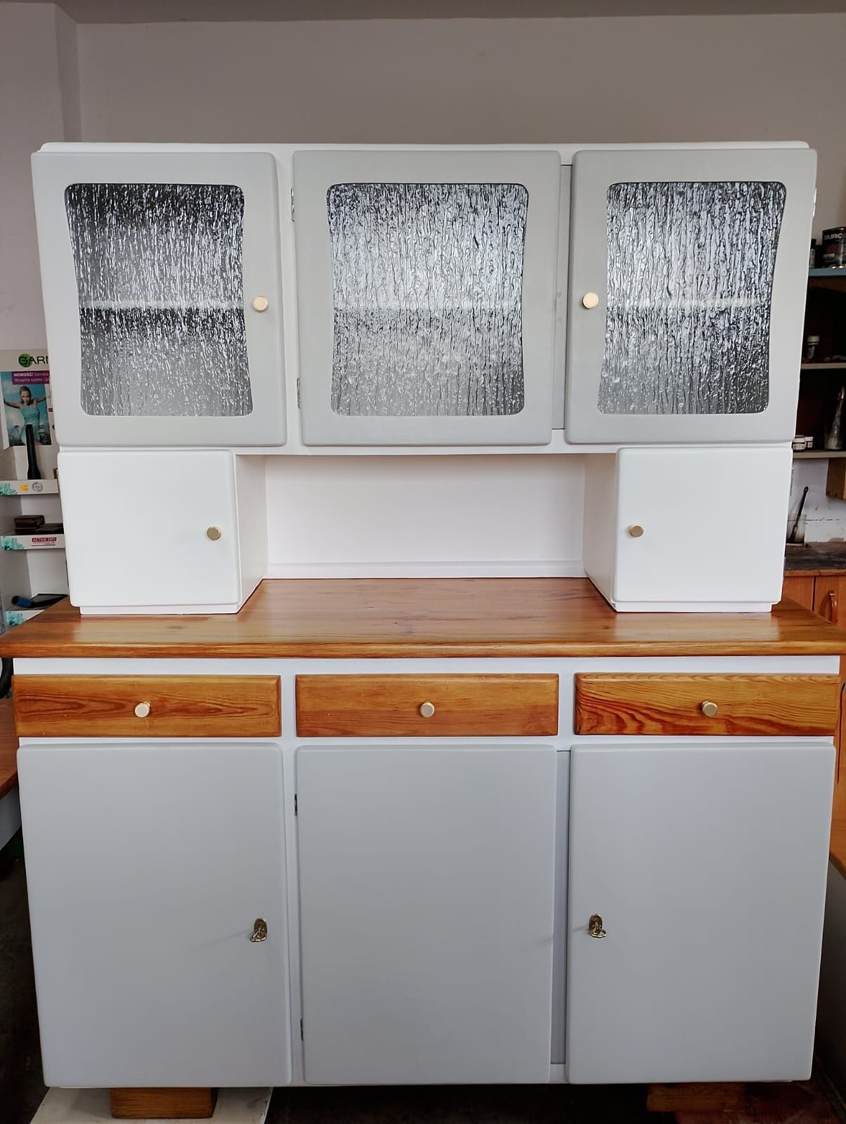 Kredens kuchenny z lat 50 tych