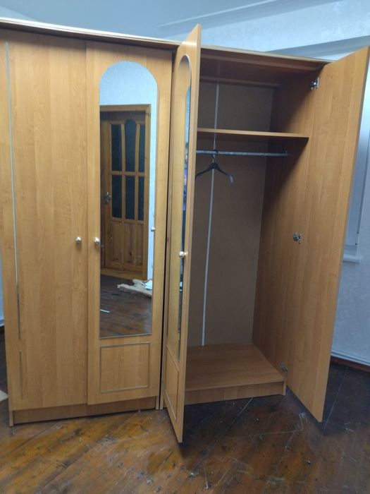 Шафа в хорошому стані. Самовивіз