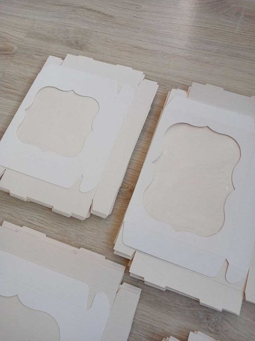 Нові коробки для пряників з віконцем, 24 шт