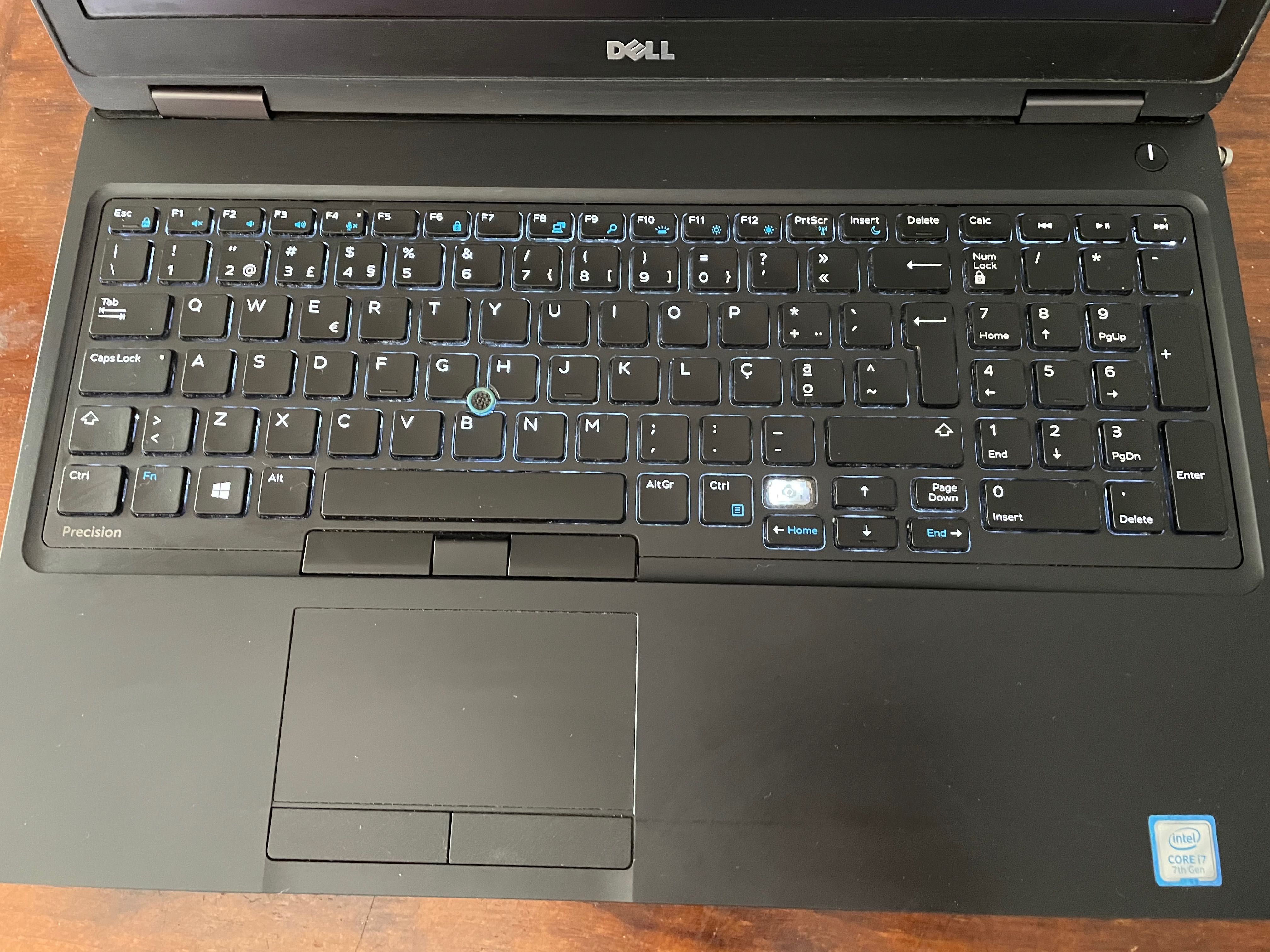 Dell Precision 3520 - 15.6" (i7-7700HQ/16GB/256GB SSD)