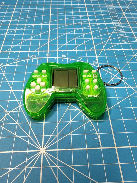 Mini konsola retro Brick Game brelok 26 gier