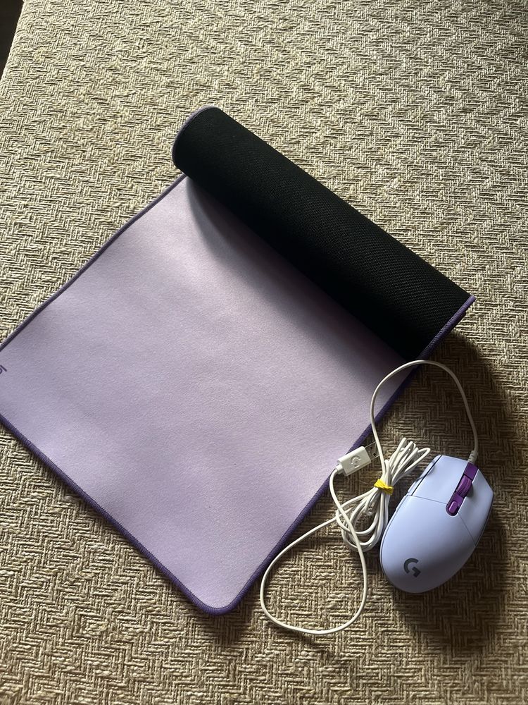 Миша ігрова та килимок поверхня Logitech Lilac фіолетова