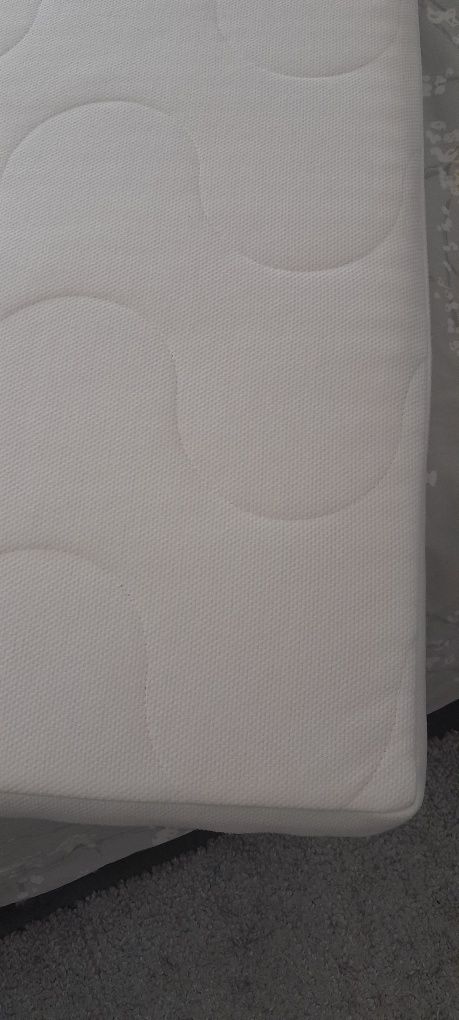 Colchão de espuma p/ berço 120x60x8 cm
Colchão de espuma p/berço, 60x1