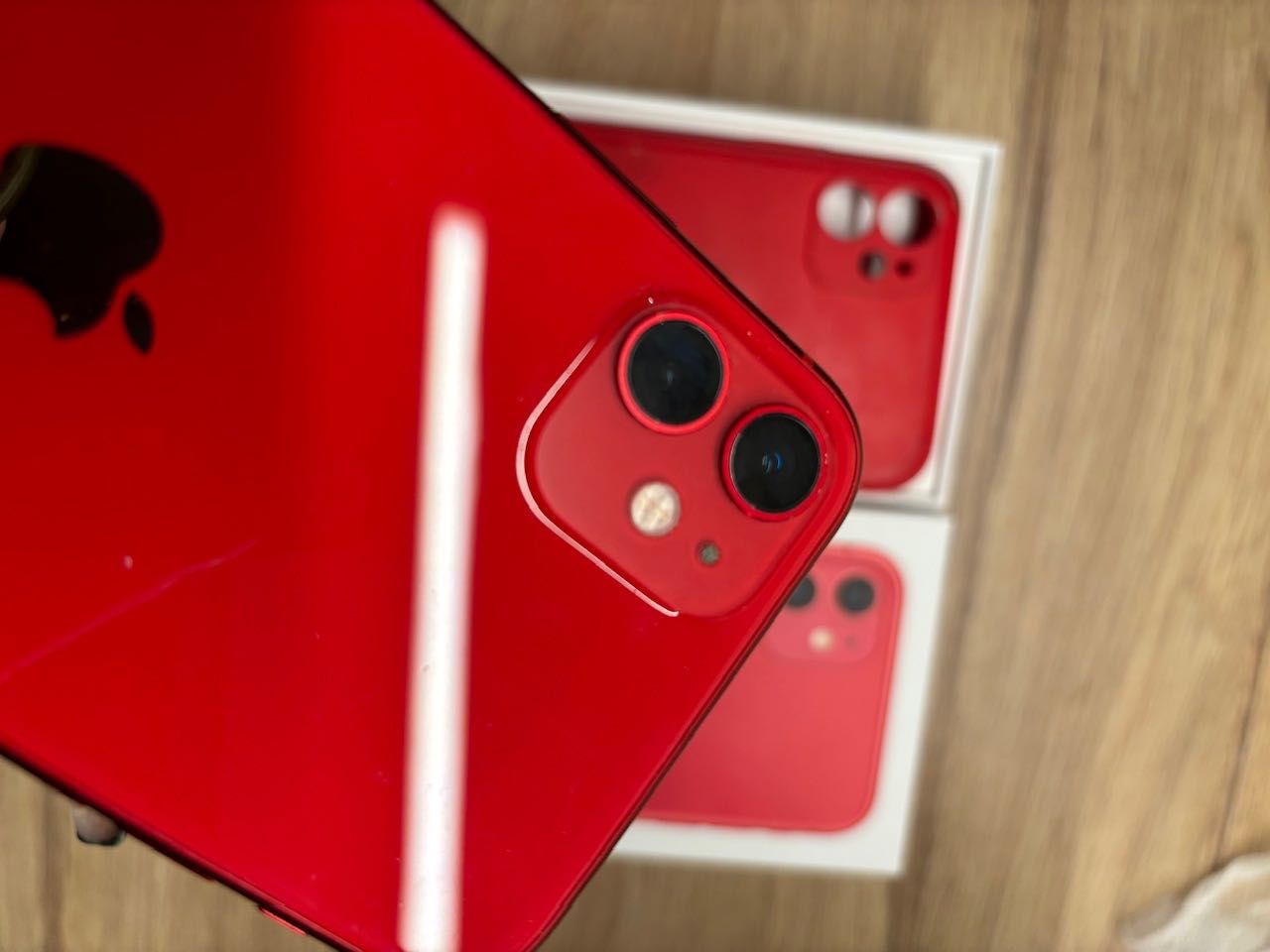 iPhone 11 RED(PRODUCT)