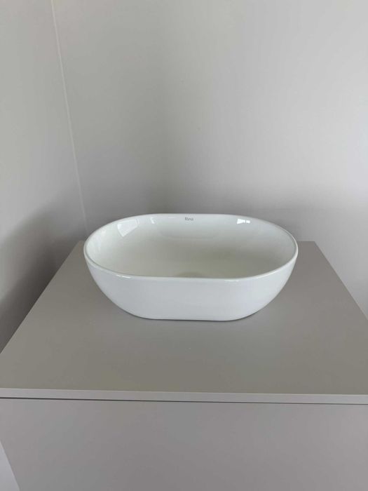 Umywalka nablatowa Rea