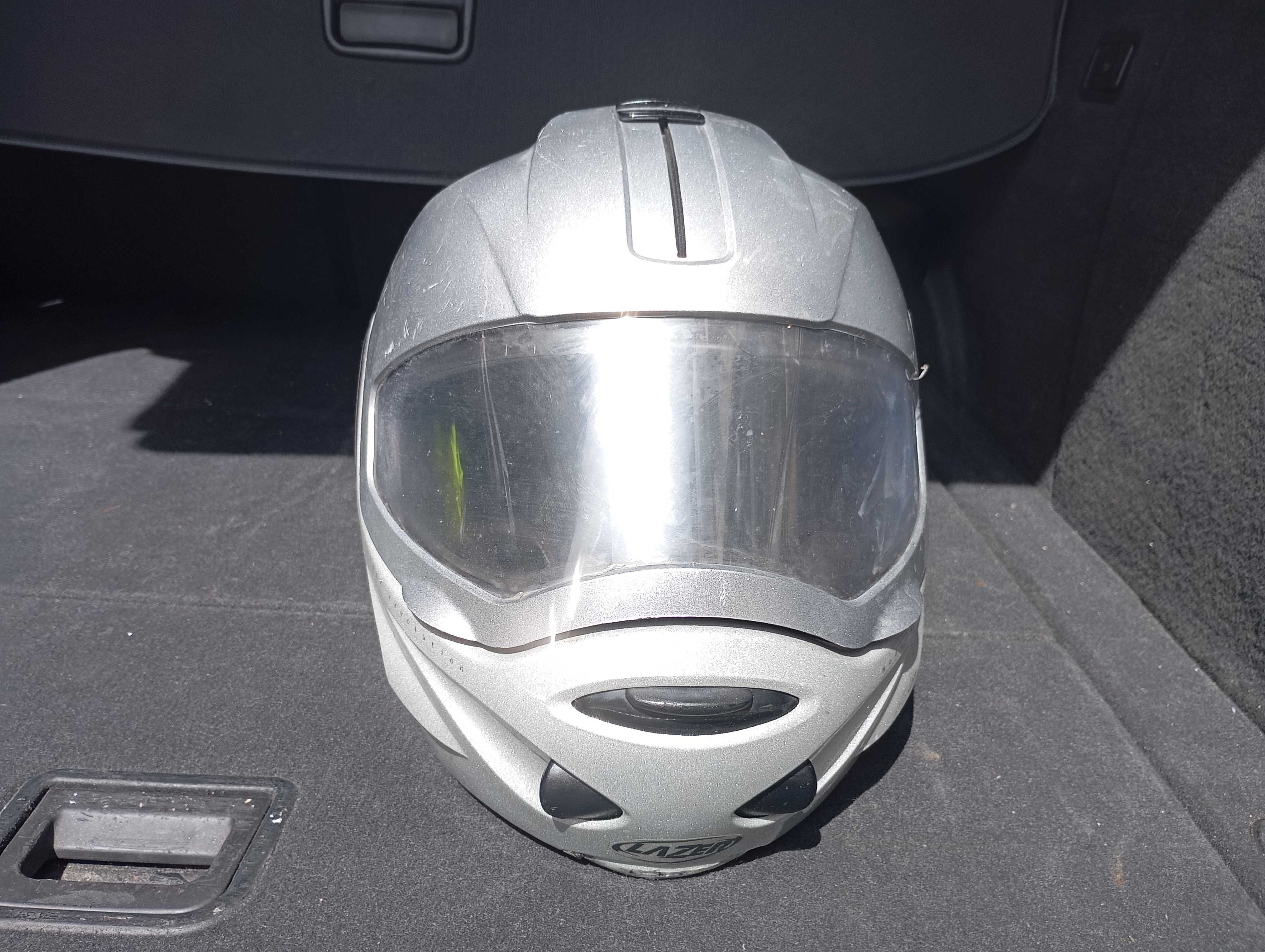 Capacete marca Lazer