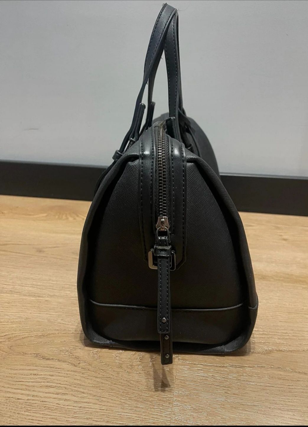 Calvin Klein czarna torba kuferek do ręki plus długi pasek