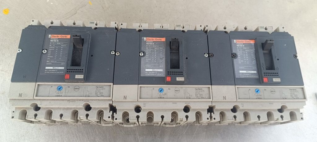 Disjuntor Merlin Gerin compacto NS 100N e NS 160N