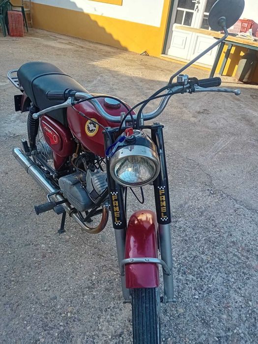 Motorizada impecável