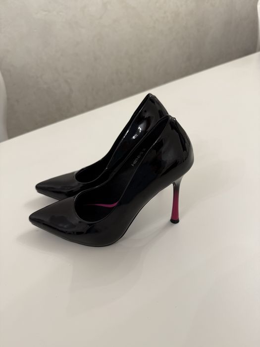 Лакові човники на вечірні заходи