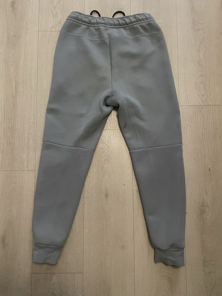 Штани nike tech fleece