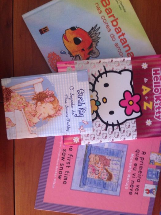 Vários livros infantis e juvenis