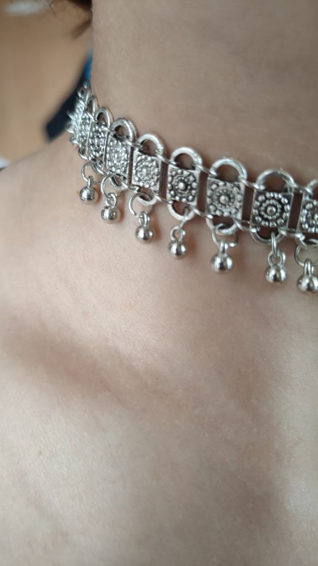 Naszyjnik choker metalowy srebrny boho piękny elegancki z kuleczkami