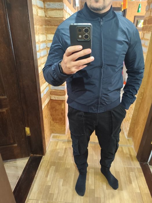 Куртка,вітровка.