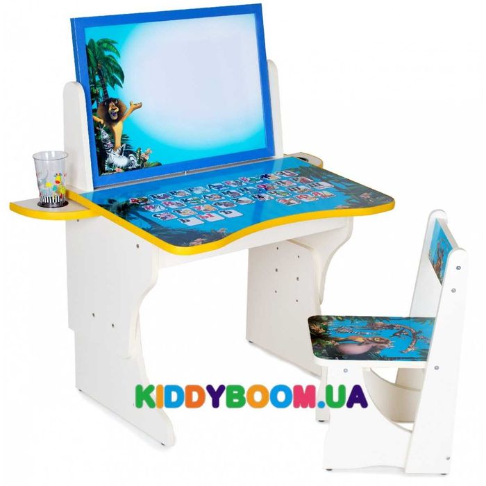 Удобный, практичный набор из парты и стульчика.