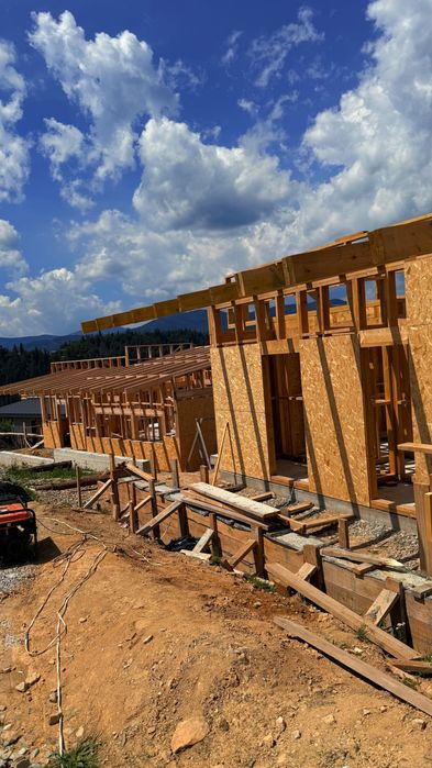 Продаж будинків  128 квадратних метрів