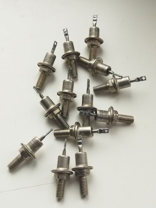 Трансформатори .Діоди   КД 202К. Електро моторчіки