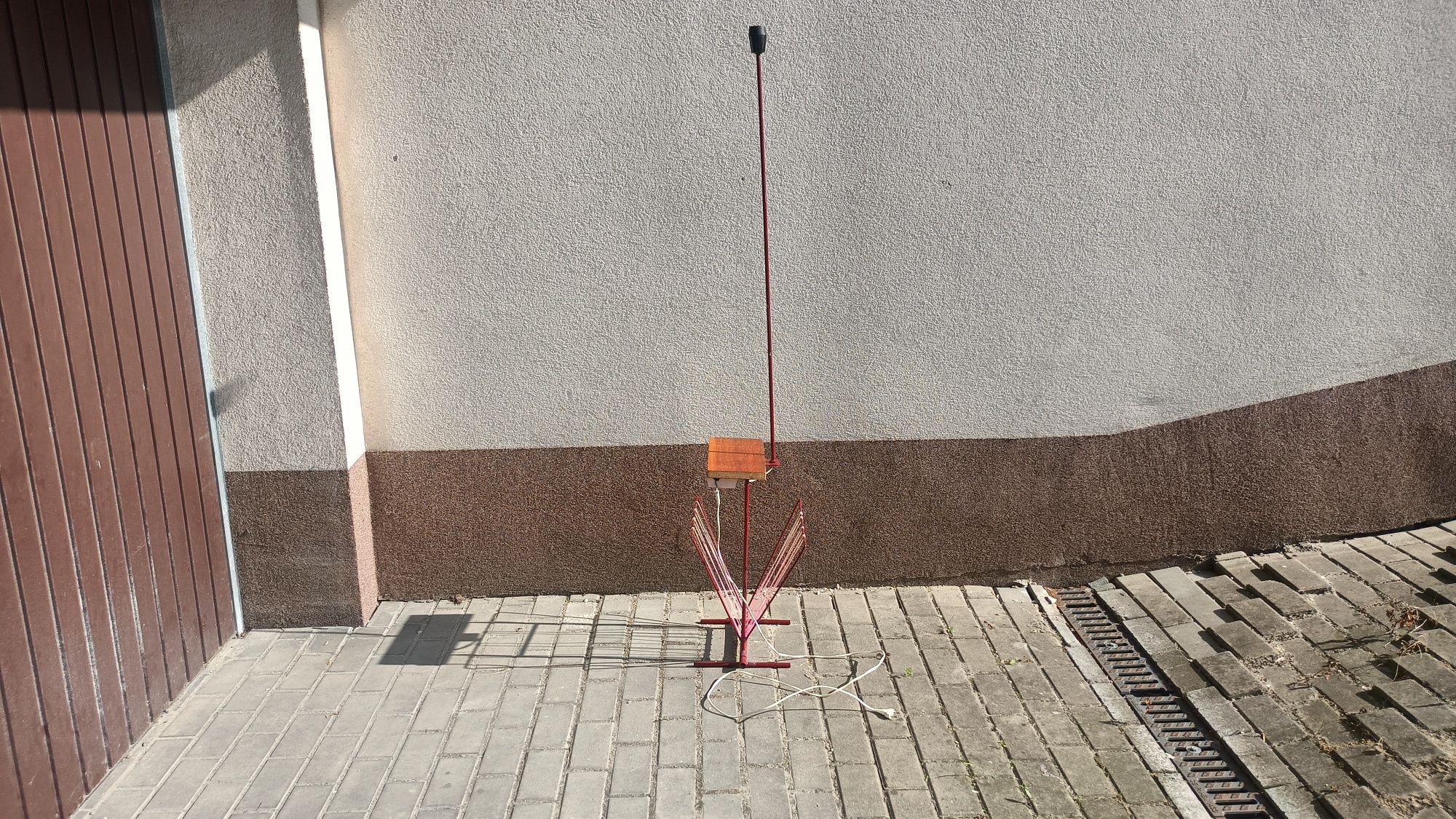 Lampa Stojąca Stolik Gazetownik PRL metalowa 160 cm stara vintage