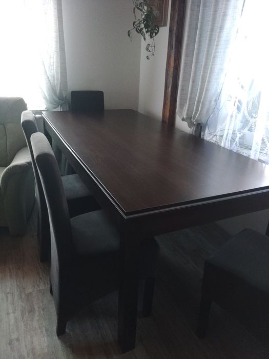 Rozkładany stół + 12 krzeseł + ława