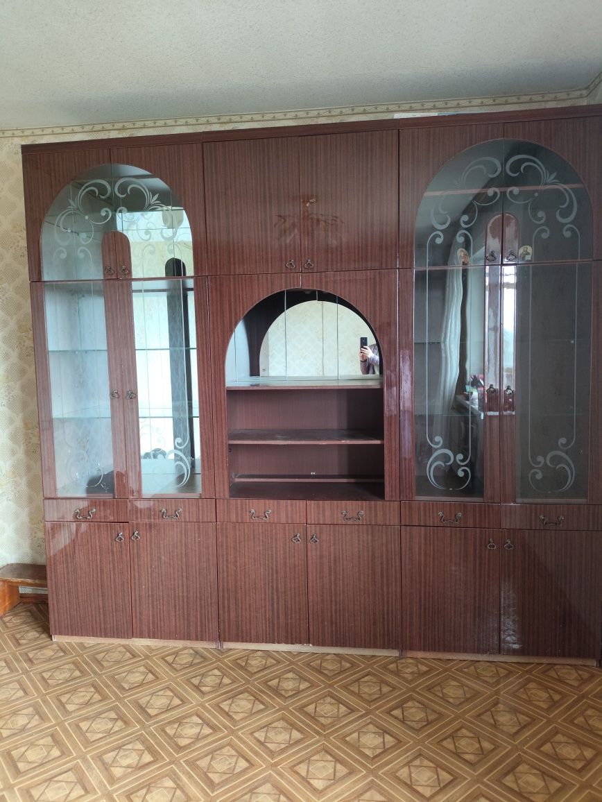 Продам стенку советскую