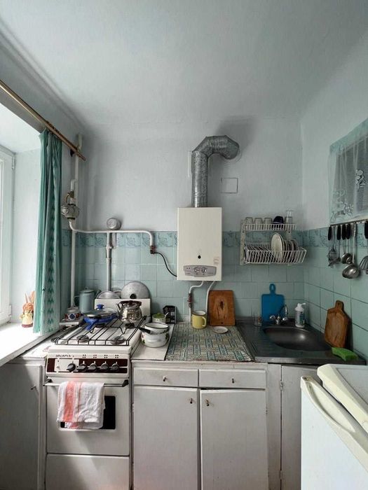 2к, Виставка , середній поверх, косметика