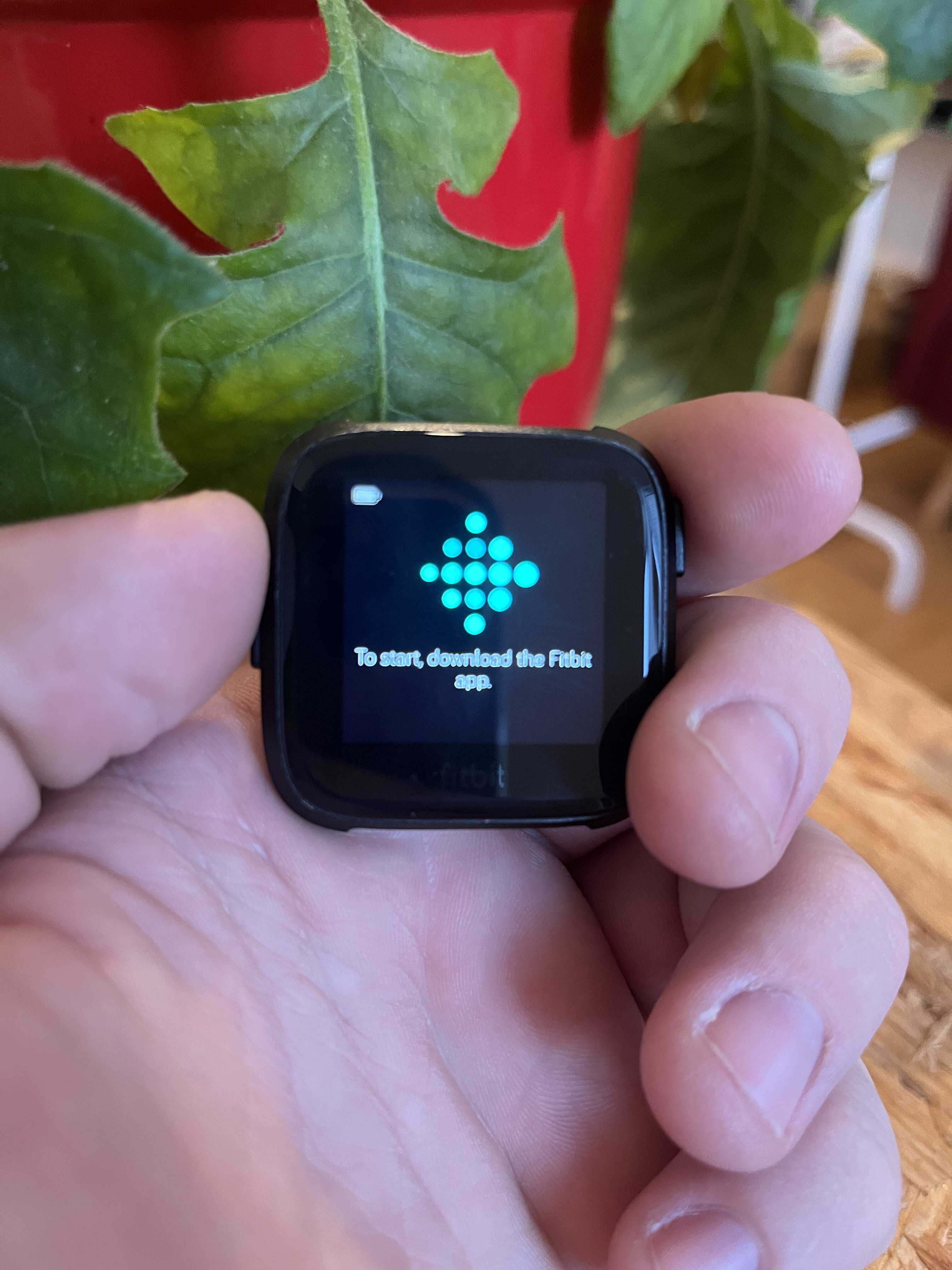 Терміново Смарт-годинник Fitbit Versa Black