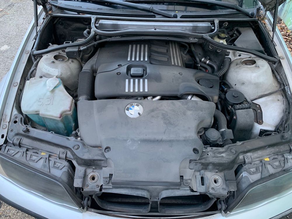 BMW 320 cinzento