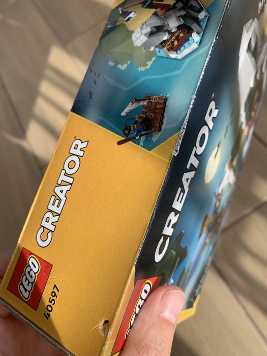 набір LEGO Creator "Scary Pirate Island" (40597)