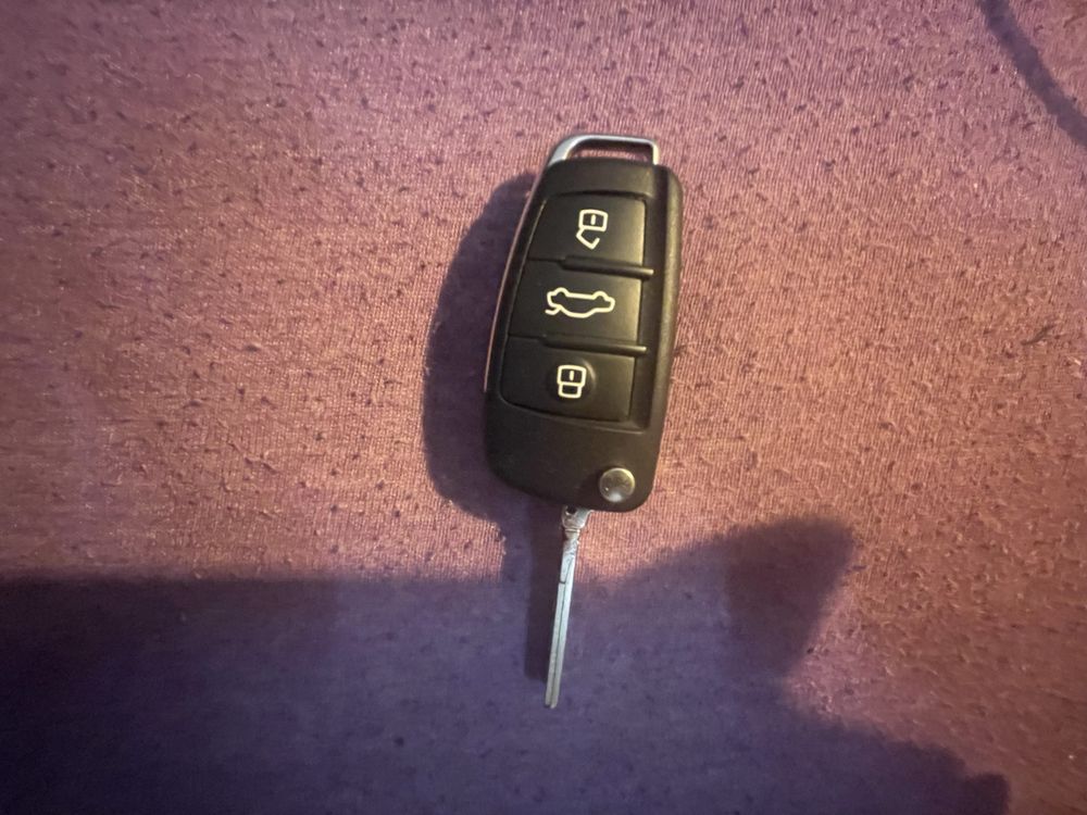 Kluczyk orginalny Audi i wszystkie tak samo wygladajace pasuja