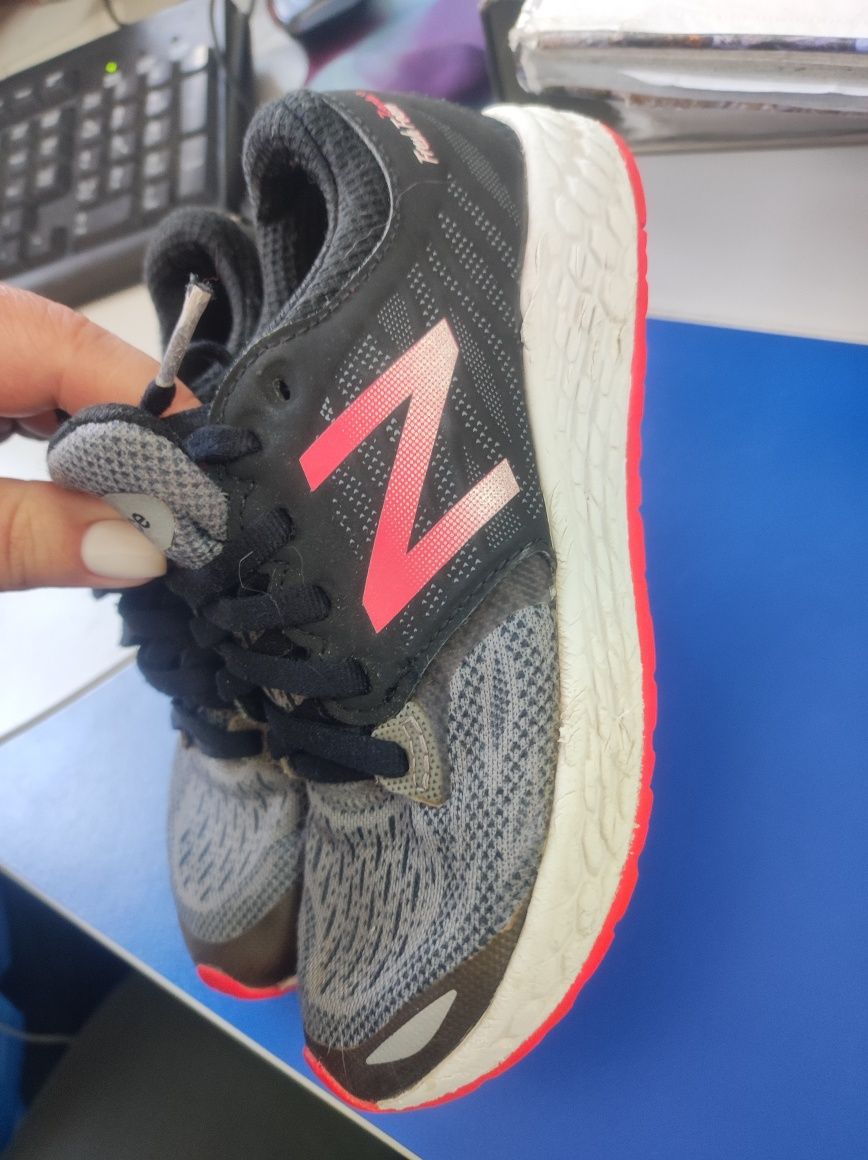 Кроссовки Адидас 28р new balance 29p