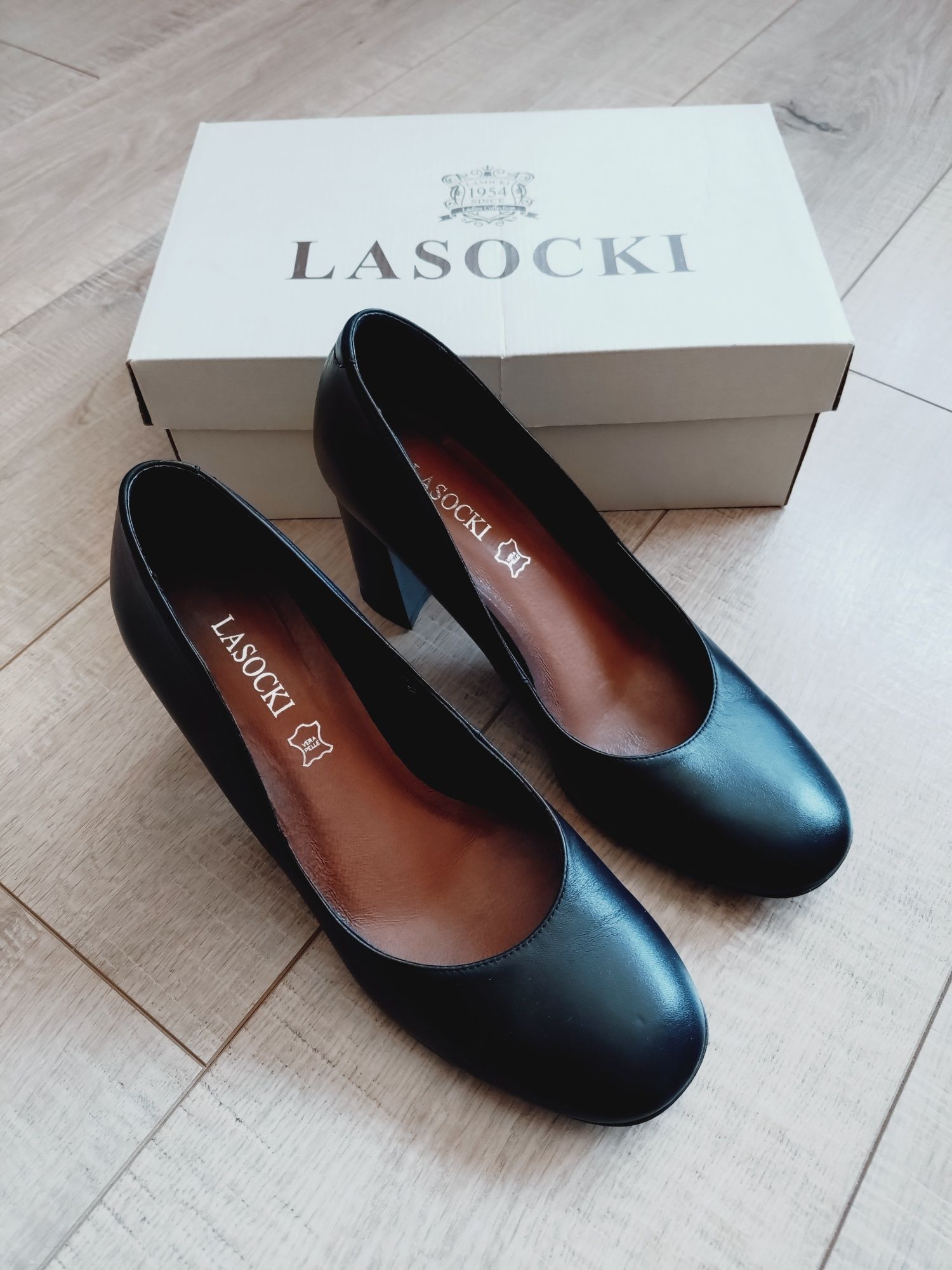Buty na obcasie damskie Lasocki czółenka rozmiar 40