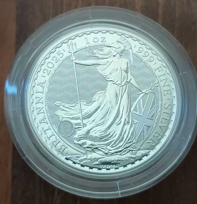 Срібна монета 2 фунти "Британія" 2025 року, 1oz, 999 проба